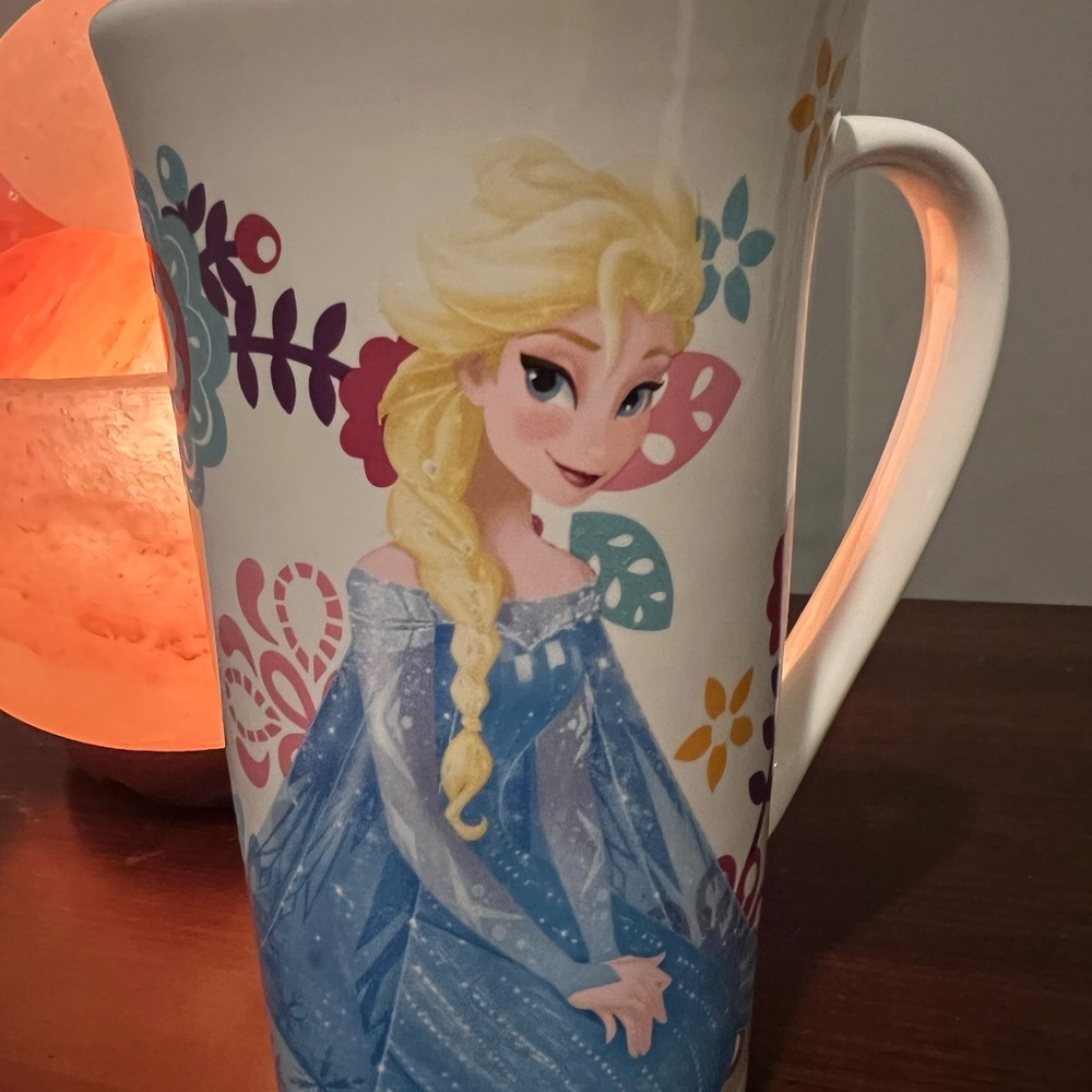 Disney Latte Collection Elsa Mug - Picture 3 of 6
